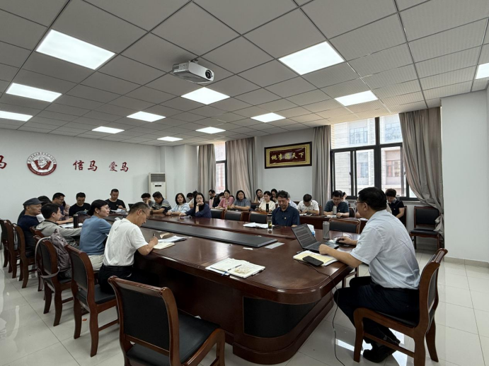 学院党委书记李大伟为全院教师党员讲授专题党课
